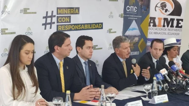 Empresarios presentan recurso legal para frenar consulta popular sobre minería
