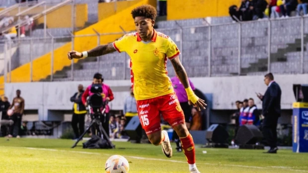 Aucas venció 2-0 a Barcelona en el estadio Gonzalo Pozo 