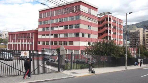 Personal de un área del Hospital Pediátrico Baca Ortiz está en aislamiento por covid-19
