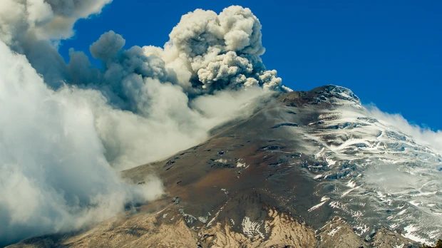 Los volcanes activos de Ecuador se muestran con intensidades entre moderada y alta