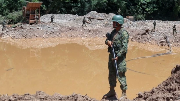 Noboa creó comité para combatir la minería ilegal en Ecuador 