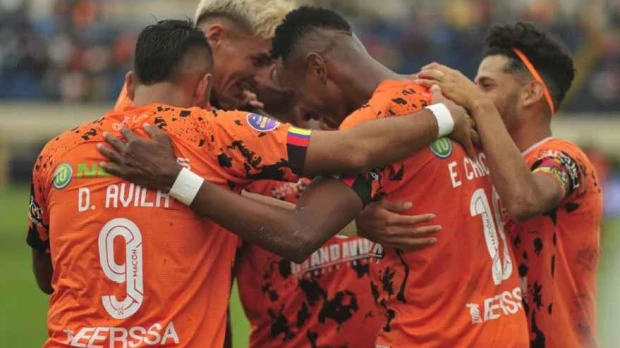Libertad goleó y es el líder la LigaPro