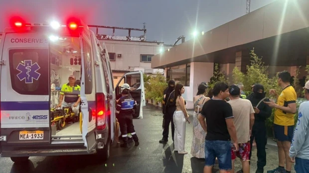 La Armada rescató a 30 personas tras naufragio en Manta