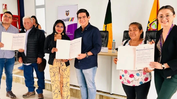 289 hectáreas legalizadas fueron entregadas a productores de Pastaza