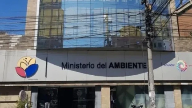 Noboa fusionó los ministerios de Ambiente y Energía en una sola cartera