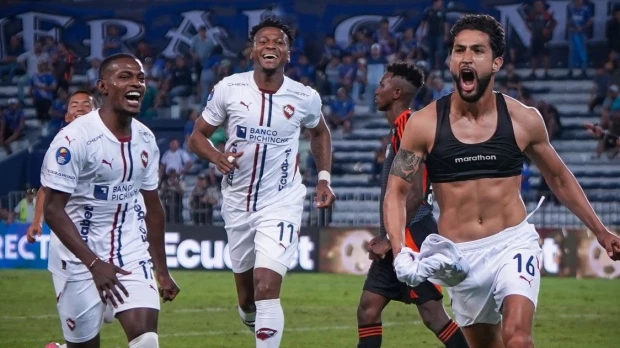 Liga derrotó a Emelec en la semifinal de ida de la Copa Ecuador