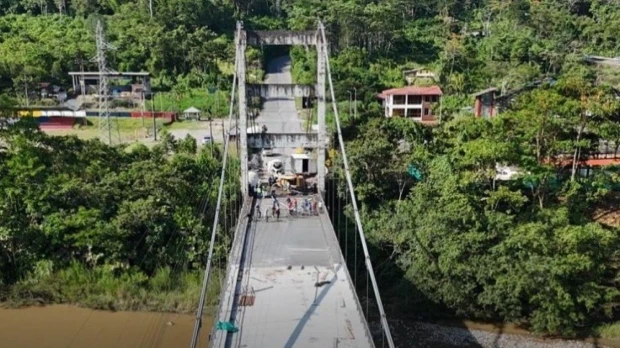 Puente sobre el río Napo registra 75 % de avance