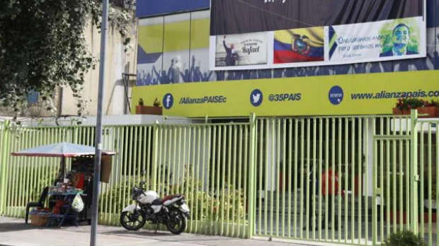 Rafael Correa y 28 asambleístas se desafilian de Alianza País