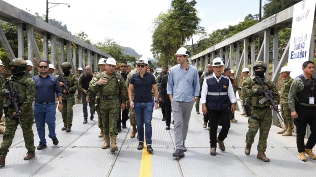 El puente delta sobre el río Lelia fue inaugurado