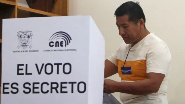 Gobierno aplaude decisión del CNE contra el "voto extorsionado"