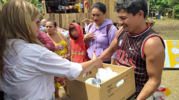 Afectados por las lluvias en Pedernales recibieron ayuda humanitaria