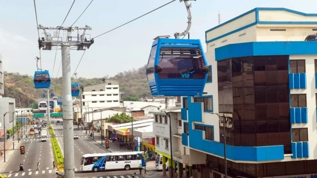 Guayaquil inaugura moderna "Aerovía" en medio de la pandemia del coronavirus 