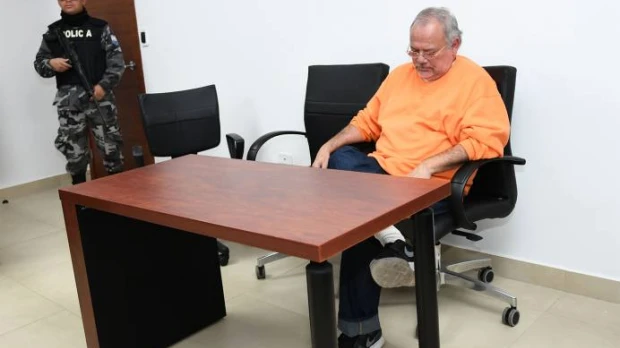 Carlos Pareja Yannuzzelli mantiene cooperación y once procesos más