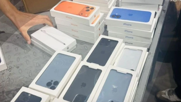 Senae frustró ingreso de más de 1.200 celulares en el Aeropuerto de Quito