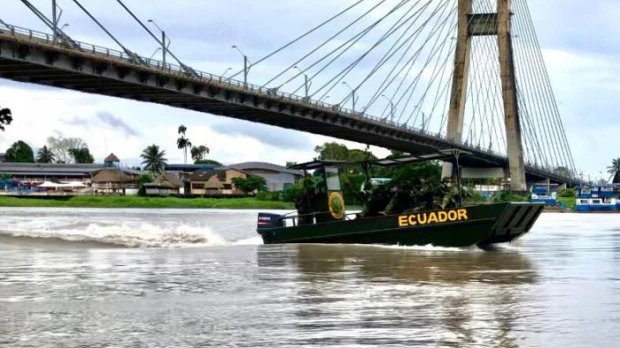 Brigada Napo presenta un prototipo de embarcación táctica