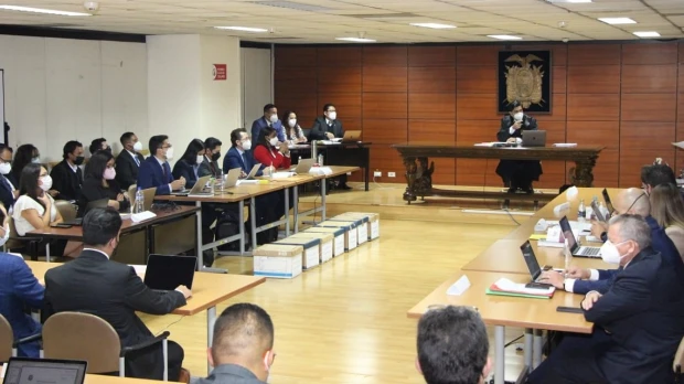 Fiscalía pide prisión preventiva para dos exministros de Rafael Correa