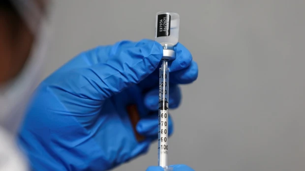 Ecuador recibe un nuevo lote de vacunas de Pfizer y ya supera el medio millón