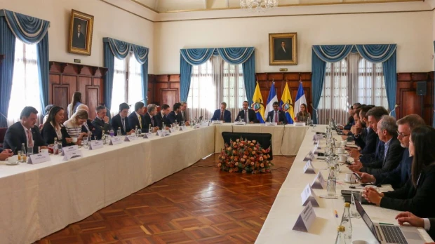 Misión empresarial francesa analiza inversiones en infraestructura, energía y transición ecológica