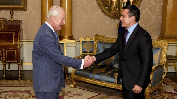 El rey Carlos III recibió a Noboa en el Palacio de Buckingham