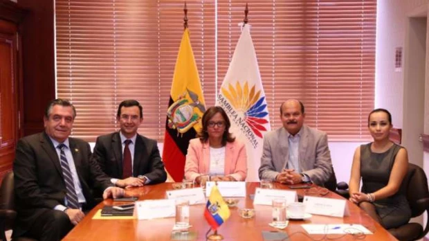 Bloques legislativos presionan por la reestructuración de la Asamblea