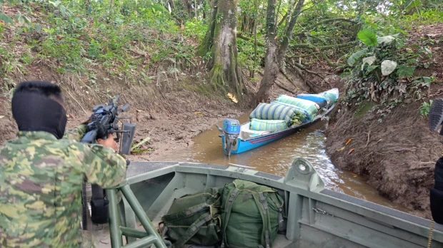 Embarcaciones con droga y contrabando fueron halladas en Sucumbíos