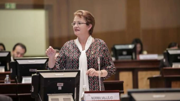 Exasambleísta correísta fue sentenciada a un año por concusión
