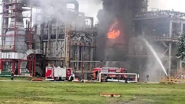 Un incendio afectó refinería de YPF, la mayor de Argentina
