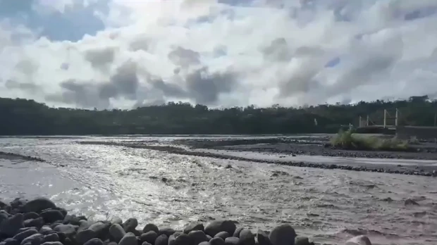 El río Upano se desbordó y provocó destrozos en Morona