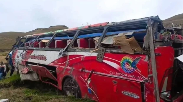 Bolívar: Autobús cayó por una ladera y dejó 13 muertos