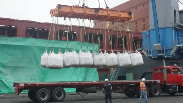Ecuador se beneficia de subida en los precios del oro y cobre