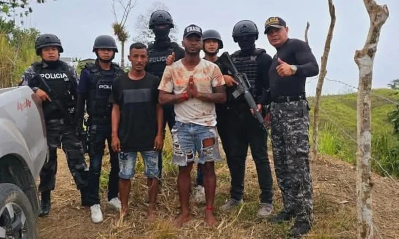 La Policía capturó a tres sujetos que "confesaron su participación en el secuestro y señalaron el lugar donde mantenían a las víctimas en cautiverio", se indicó en el comunicado./ Foto: cortesía