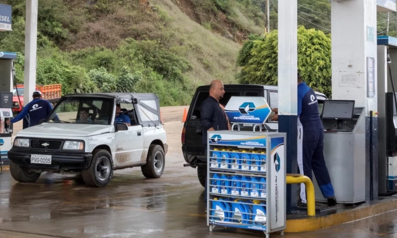 Los nuevos precios de la gasolina y el diésel ya están vigentes / Foto: cortesía Petroecuador