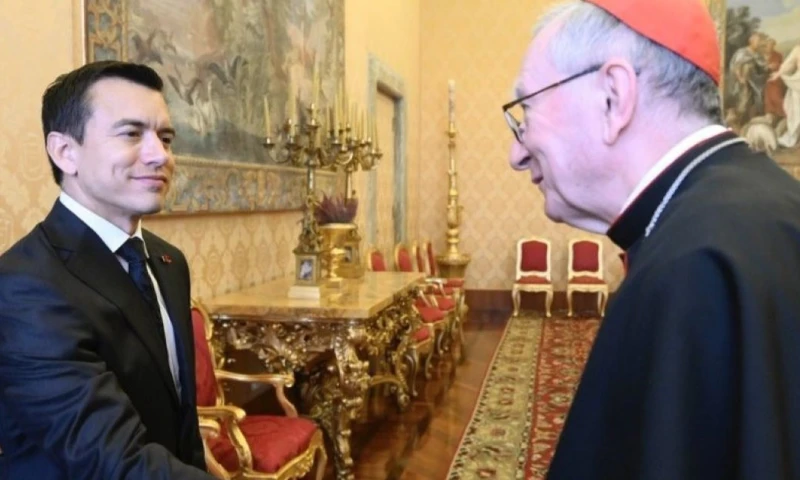 En su visita al Vaticano, Noboa conversó con el secretario de Estado, Pietro Parolin / Foto: cortesía Presidencia