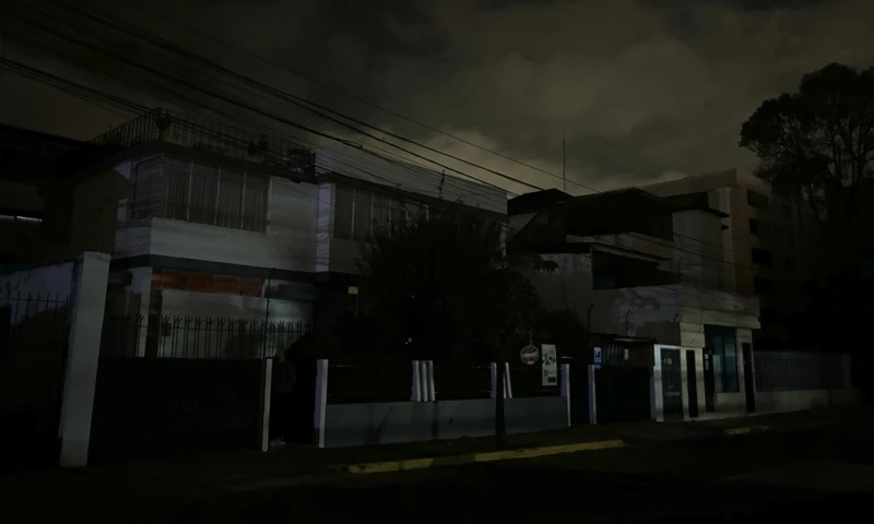 Los apagones han provocado pérdidas económicas a pequeñas y grandes empresas, así como a familias y emprendedores que, según gremios patronales, suponen pérdidas de unos 12 millones de dólares por cada hora de corte de energía./ Foto: cortesía