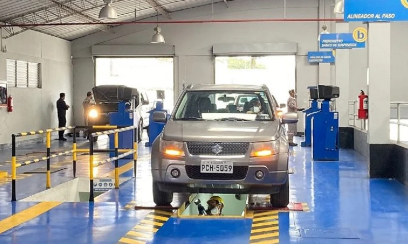 A pesar de que se había abierto la posibilidad de realizar el trámite en otros cantones, la mayoría de ciudadanos por diversas causas prefirieron esperar / Foto:  cortesía Comisión de Movilidad