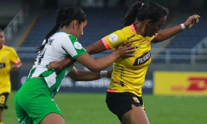 Las colombianas se llevaron la victoria con un doblete de la volante Karina Valencia y un tanto de la atacante Manuela González / Foto: cortesía Radio Huancavilca