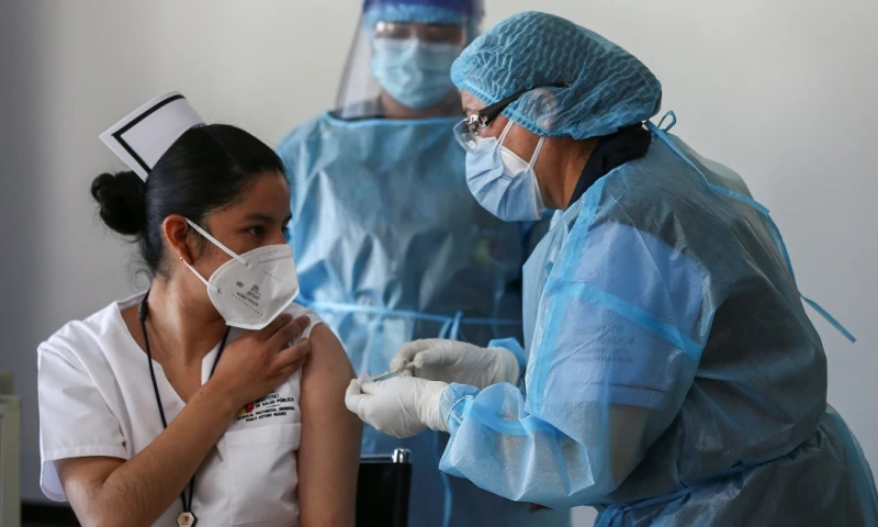 Covid-19: el Gobierno refuerza el control en el suministro de vacunas  / Foto: EFE