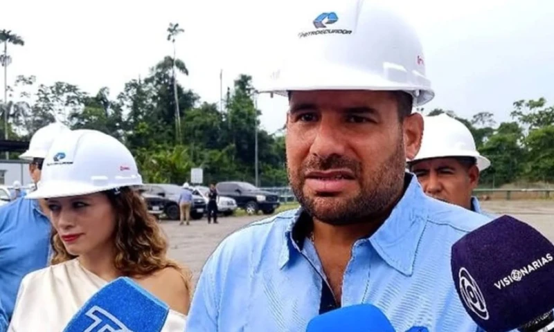 Roberto Concha, nuevo gerente general de Petroecuador, visitó el campo Sacha / Foto: cortesía 