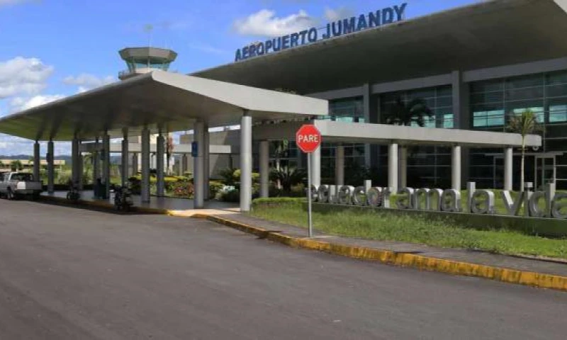 Según la DAC, la terminal tiene una capacidad para recibir a cuatro aeronaves. Foto: EL COMERCIO 