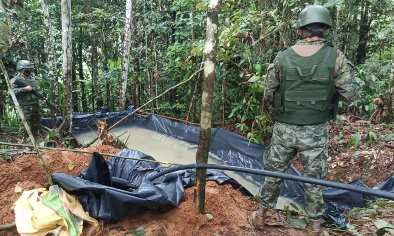 Una piscina de combustible fue localizada en Shushufindi / Foto: cortesía Ejército Ecuatoriano