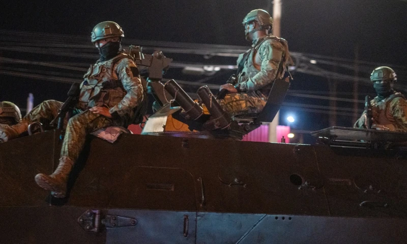 La declaración de "conflicto armado interno" conllevó la catalogación de veintidós bandas criminales / Foto: EFE