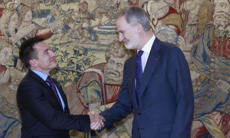 Noboa comenzó ayer domingo su visita a España con un encuentro con inmigrantes y emprendedores ecuatorianos / Foto: cortesía Casa Real de España