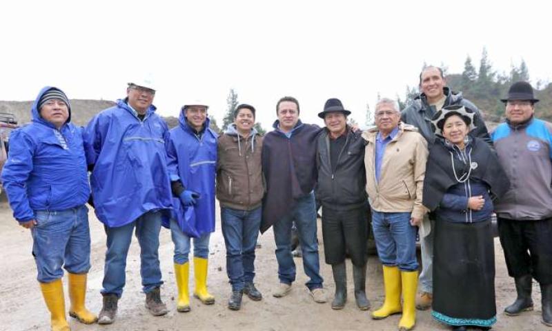 Autoridades se reunieron para evaluar los resultados de la minga vial Saraguro-Yacuambi. Foto: La Hora