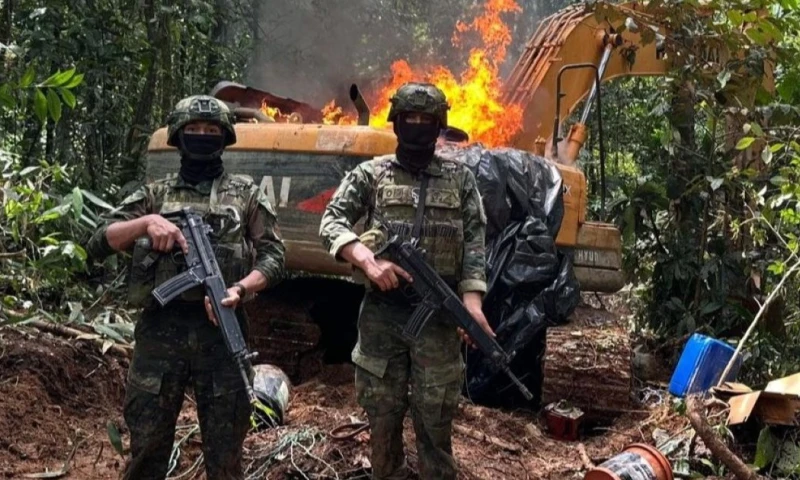 El operativo se desarrolló en el sector del río Punino / Foto: cortesía Ejército 