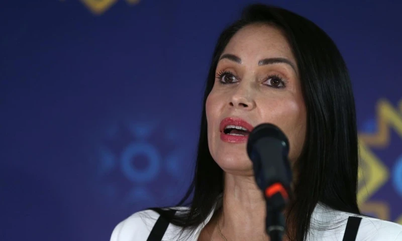 González prefirió hablar sobre una empresa vinculada a la familia del presidente 