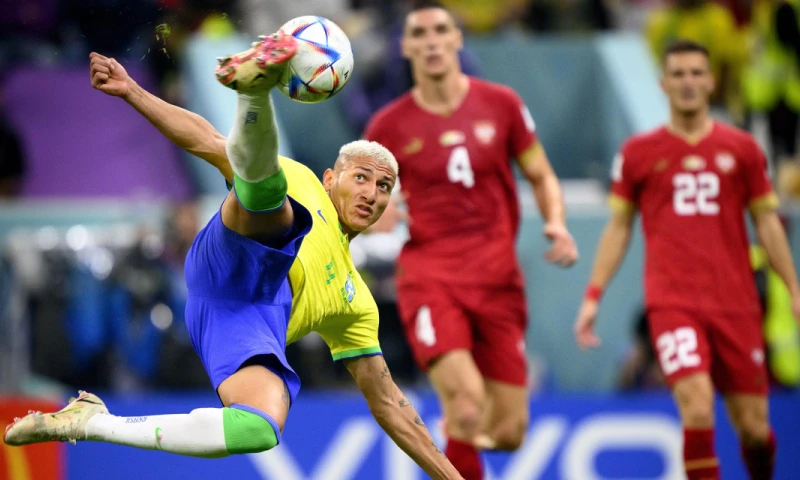 Los tres puntos dejan a Brasil líder del Grupo G, empatada con Suiza, que venció a Camerún, pero con mejor diferencia de goles / Foto: EFE