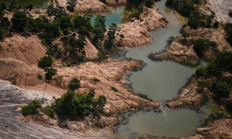El uso de mercurio afecta a poblaciones indígenas y genera problemas sanitarios graves / Foto: EFE