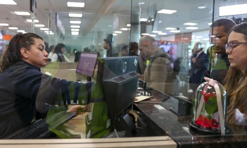 Ecuador actualmente pide visado a los ciudadanos de 45 países / Foto: EFE