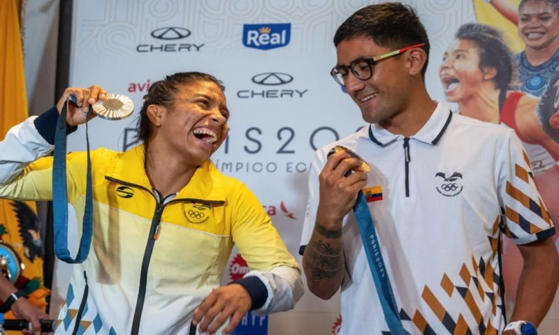 La condecoración se realizó este jueves en Guayaquil, sede del Comité Olímpico Ecuatoriano (COE)/ Foto: cortesía