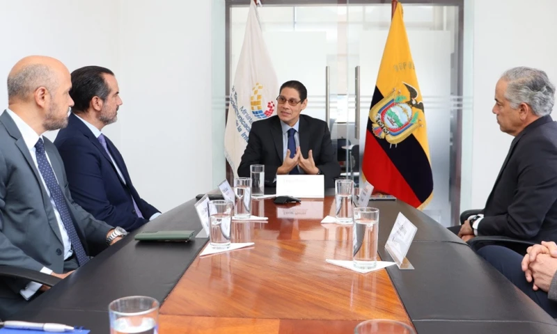 Las concesiones de Claro y Telefónica fueron otorgadas en 2008 por un periodo de quince años / Foto: cortesía Telecom